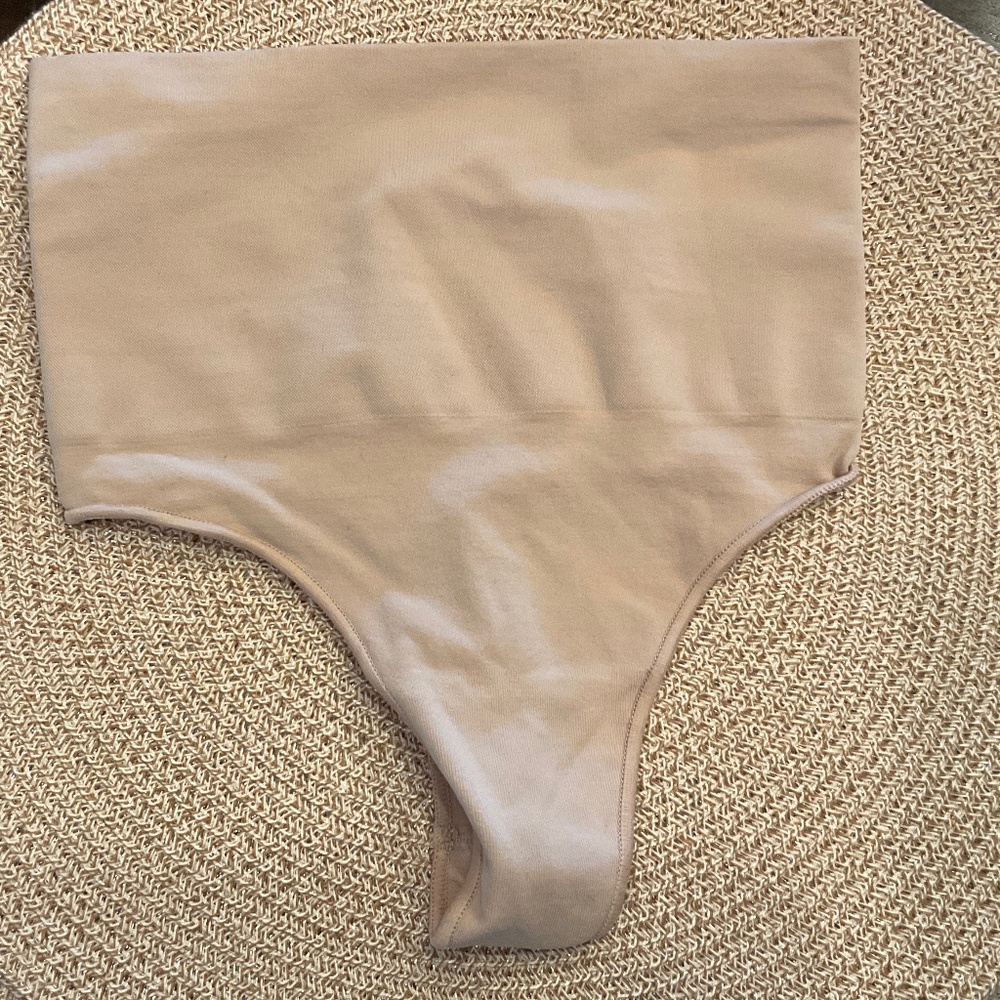 SKIMS CORE CONTROL THONG